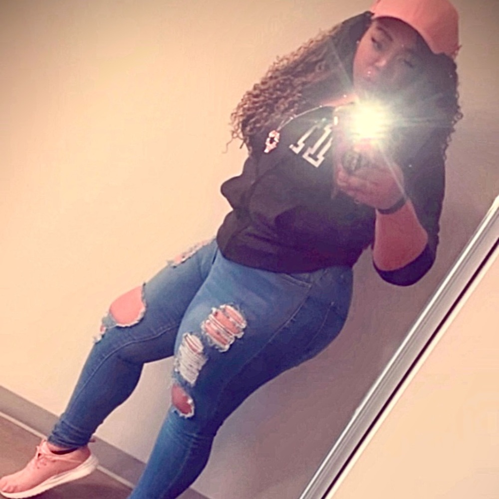 Meet your Posher, Kiana